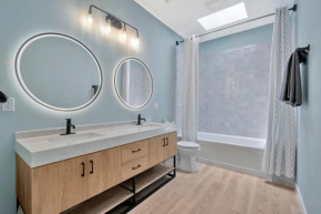 NEW BEACH Pool Home, New Industrial OCEAN Vibe, Hot Tub, Pool, Views
